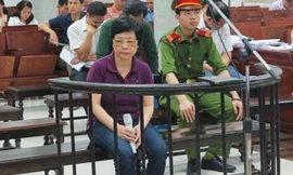 Châu Thị Thu Nga được ngồi trước vành móng ngựa vì lý do sức khỏe.