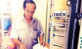 Ông Nguyễn Ngọc Cần, chủ thư viện sách miễn phí.