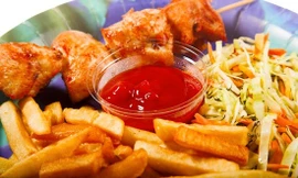 Ăn nhiều đồ ăn nhanh dễ bị vô sinh