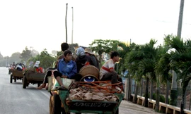 Công nông chưa thôi lượn phố