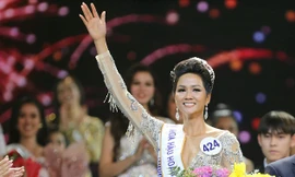 Đẹp tùy mắt nhìn, thơ tùy người đọc, nhưng cái 'tùy' ấy không vô hạn