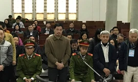 Các bị cáo tại tòa.