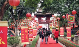 Người Việt rất yêu thơ nên cuộc thi thơ nào cũng thu hút nhiều người tham gia.