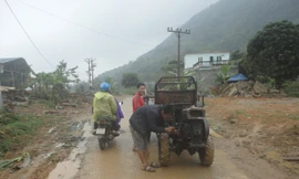 Công nông lông nhông trên đường