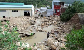 Chống thấm cho tuyến kênh vừa vỡ ở Nha Trang