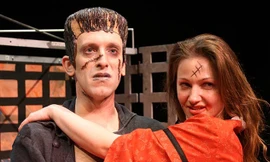 Hài kịch Anh “Quái vật và Huyền thoại” sang Việt Nam