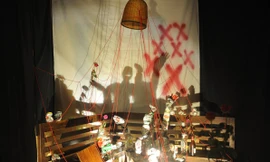 Sắp đặt “Tĩnh” của Vũ Văn Việt. Ảnh: Lan Hương.