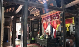 Bên trong một ngôi nhà cổ ở Đường Lâm. Ảnh: Cao Lâm.