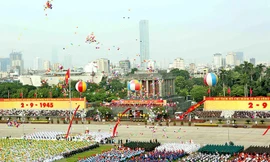 Lễ diễu binh, diễu hành kỷ niệm 70 năm Cách mạng Tháng Tám và Quốc khánh 2/9. Ảnh: TTXVN.