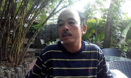 Cứ gần cuối năm, ông Nhàn trở về Quảng Ngãi để kiếm việc làm, qua tết lại lên Bình Phước đi làm rẫy thuê. Ảnh: Việt Văn