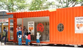 Mê đọc sách nhờ thư viện container