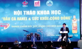 PGS-TS Lê Danh Tuyên - Viện trưởng Viện Dinh dưỡng Quốc gia (Bộ Y tế) phát biểu khai mạc hội thảo khoa học “Dầu cá Ranee và sức khoẻ cộng đồng”.