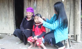 Dù cuộc sống vất vả, nhưng M. hạnh phúc khi được sống cùng mẹ và con gái của mình.