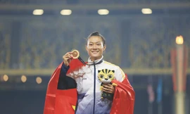 “Tia chớp” Lê Tú Chinh giành 3 tấm HCV ngay lần đầu tham dự SEA Games. Ảnh: VSI.