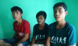 Ba thanh thiếu niên là người dân tộc Xê Đăng bị lừa đi lao động. Ảnh: Tuổi trẻ