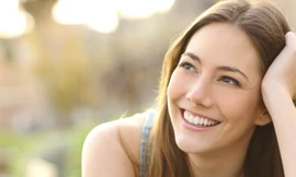 Phụ nữ thích được khen môi nhất?