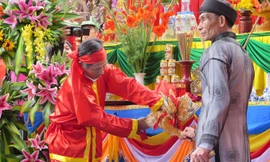 Một phần nghi thức uống máu, thề không tham nhũng tại hội Minh Thề.