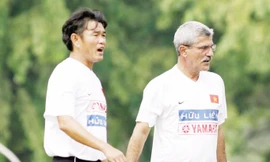 HLV Phan Thanh Hùng từng học hỏi được rất nhiều kiến thức và kinh nghiệm quý báu từ HLV Calisto.