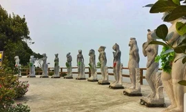 Vườn tượng 12 con giáp tại Đồ Sơn. Ảnh: Anh Tuấn.