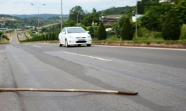 Đường ngàn tỷ sụp lún