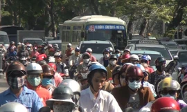 Cửa ngõ Tân Sơn Nhất lại kẹt cứng