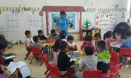 Trẻ mầm non Kỳ Phú trong một giờ học.