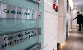Dính bê bối dữ liệu Facebook, Cambridge Analytica đóng cửa
