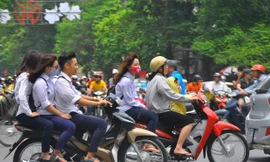 CSGT không được phép dừng xe chỉ để phạt lỗi không chính chủ. Ảnh: Nguyễn Hoàn