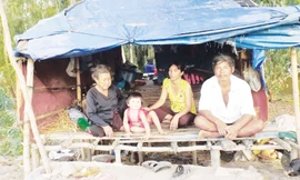 Những phận đời lênh đênh đầu nguồn lũ