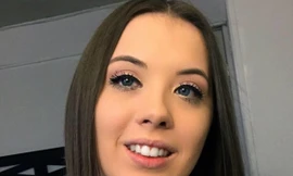 Bà Dominique Miner.