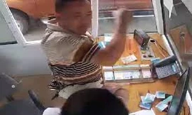 Đình chỉ cán bộ kiểm lâm đánh nhân viên thu phí