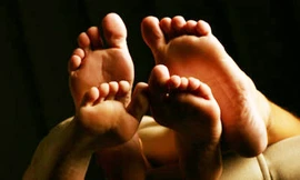 Mẹ bắt con gái quay phim 'quan hệ tập thể' lĩnh 10 năm tù