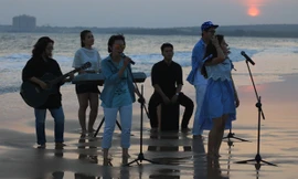 Ekip thực hiện MV Sóng đã trải qua nhiều bối cảnh quay khác nhau ở Hồ Cốc (Ảnh: Nhóm PNT Zone cung cấp)