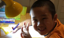 Nụ cười đã trở lại với cháu Trần Chí Kiên