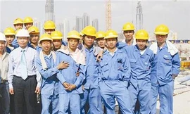 Lao động Việt tại Qatar cần giữ liên lạc với Đại sứ quán