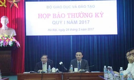 Thứ trưởng Bùi Văn Ga chủ trì cuộc họp báo