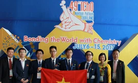 4 chàng trai dự thi Olympic Hóa học 2017