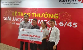 Anh Khánh nhận giải Vietlott trên 10 tỷ đồng công khai