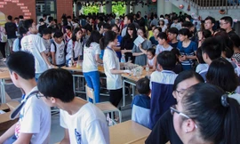 Với thông điệp “Khoa học không phải thứ gì đó quá cao siêu xa vời, nó là những thứ đơn giản xung quanh ta. Chỉ cần ta biết sáng tạo, mọi thứ đều là khoa học” - Triển lãm thu hút đông người tham gia.