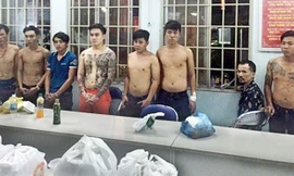 Băng nhóm giang hồ lúc bị ‘sộ’ khám. Ảnh: CA 