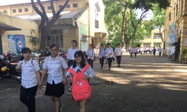 Thí sinh vui vẻ và tự tin đạt 9 điểm môn Toán. Ảnh: Đỗ Hợp