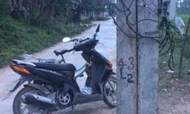 Xe máy tông cột điện, một người tử vong