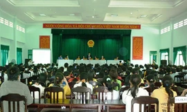 Đông đảo bạn trẻ dự phiên tòa giả định