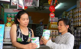 Hãng sữa mua chuộc nhân viên y tế