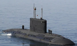 Iran bắt đầu xây dựng tàu ngầm hạt nhân