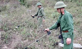 Mỹ huấn luyện kỹ thuật viên rà phá bom mìn cho Việt Nam