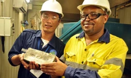 Đào 7 tấn vàng mang đi, khối nợ 400 tỷ đồng để lại