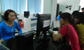 Mạng thông, ga thoáng trong ngày đầu bán vé tàu tết