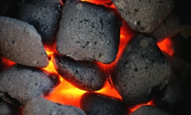 Đốt than đá sưởi ấm, 3 người trong gia đình nhập viện