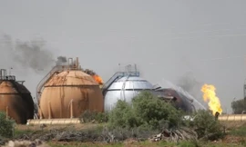 IS tổ chức đánh bom liều chết vào nhà máy khí đốt ở Iraq. Ảnh: Reuters